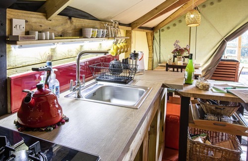 Great Witley Cabin | Sublime & Tranquil Safari Lodge - Hakuna Matata!