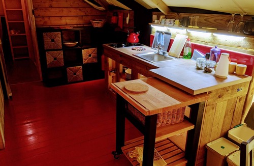 Great Witley Cabin | Sublime & Tranquil Safari Lodge - Hakuna Matata!