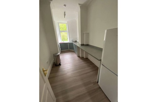 Melrose Apartment | Substantial Melrose Apartment