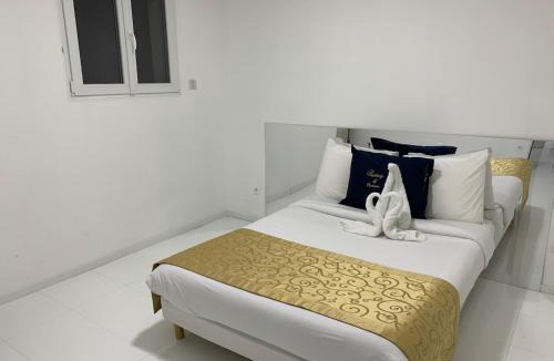 Bretigny-sur-Orge Apartment | Subterranean Delight #DHG