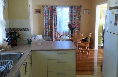 Ringwood House | Suburban charm & great location