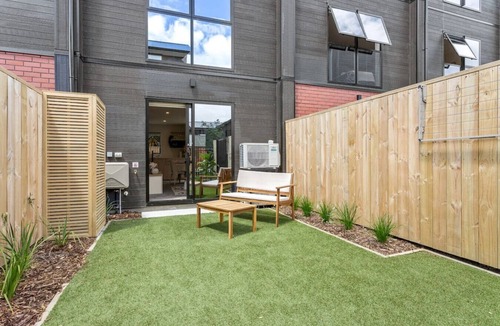 Henderson Apartment | Suburban Hideaway in Henderson