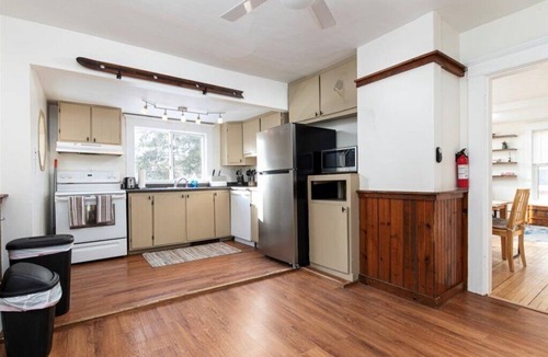 Rutland House | Suburban Mountain "Ski" House