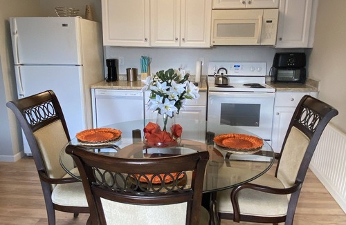 Dallas Apartment | Suburban Oasis