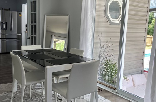 Brantford House | Suburban Oasis with Private Pool, Jacuzzi & Gym!
