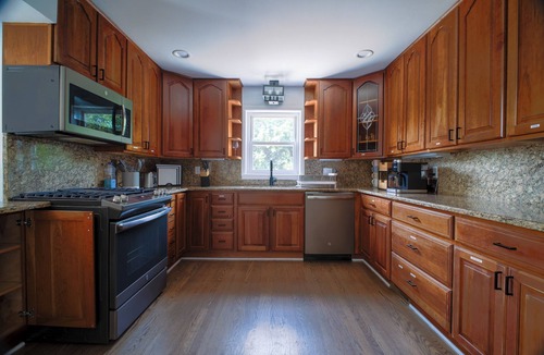 Annandale House | Suburban Paradise
