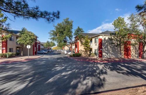Northeast Heights Hotel | Suburban Studios Albuquerque Uptown
