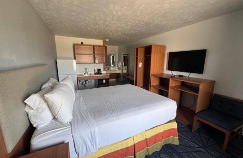 Branson Theater District Hotel | Suburban Studios Branson On The Strip