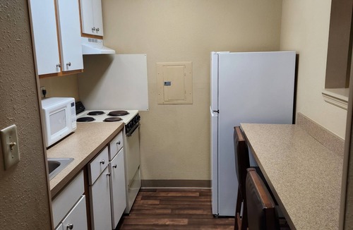 Don Scott Hotel | Suburban Studios Columbus - Dublin