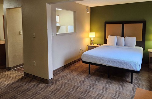 Don Scott Hotel | Suburban Studios Columbus - Dublin