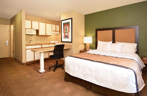 Greater Greenspoint Hotel | Suburban Studios Houston North I-45
