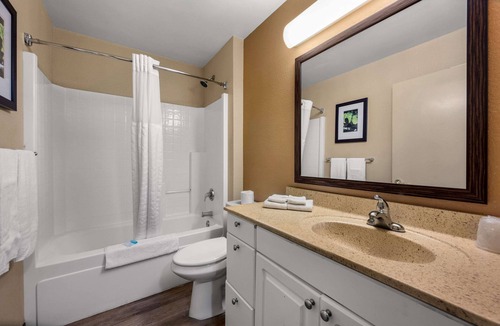 Greater Greenspoint Hotel | Suburban Studios Houston North I-45