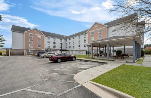 Jacksonville Hotel | Suburban Studios Near Camp Lejeune