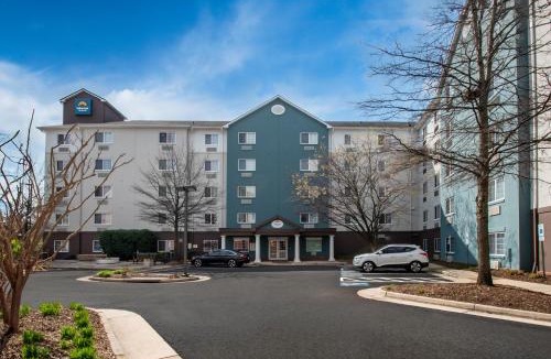 Dulles Town Center Hotel | Suburban Studios Sterling - Washington Dulles
