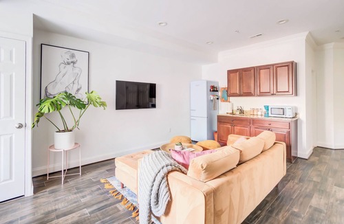 Lower Central NE Apartment | Subway & Easy Parking! Sunny 2 Bdrm w/King Bed