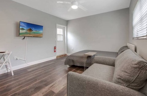 Edgewood Apartment | Sudio apartment by PMI Edgewood