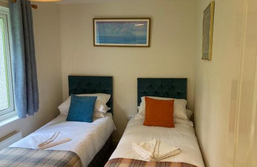 Newton Ferrers Ski Chalet | Sue's Lodge