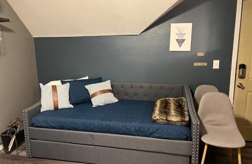 Northeast Neighbors Apartment | Suede