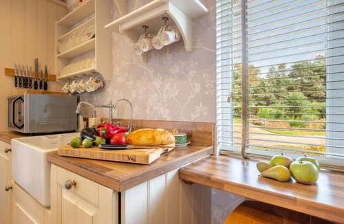 Weybourne Cabin | Suffolk Barn, Kelling, Norfolk