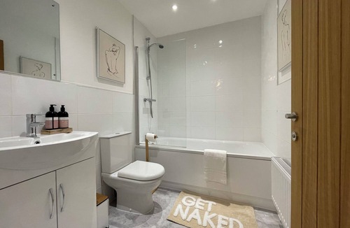 Wenhaston House | Suffolk Contractor Getaway Fast WiFi + Free Parking