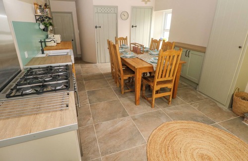Narberth House | SUFFOLK HOUSE, pet friendly, with open fire in Narberth