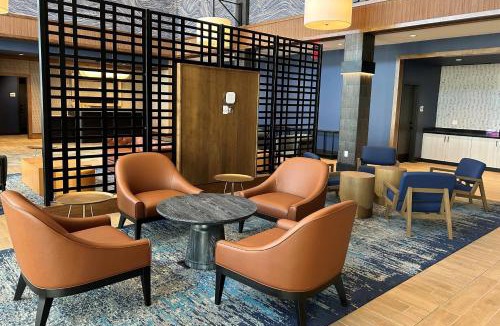 Hinton Hotel | Sugar Creek Hotel, Trademark Collection by Wyndham