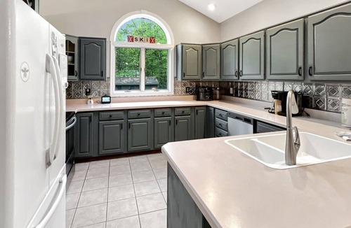 Chittenden House | Sugar Hollow-Summer Ready! 4BR w/Pool & Hot Tub