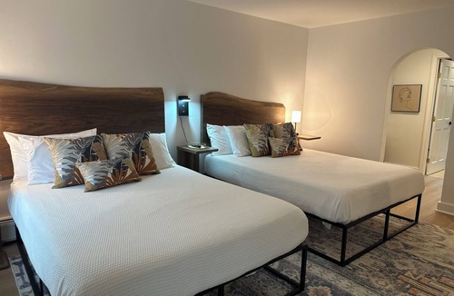 West Dover Hotel | Sugar Maple Inn