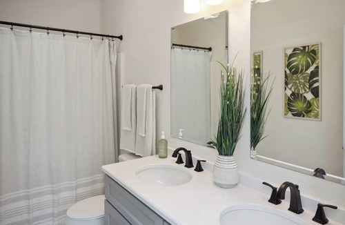 Kahuku House | Sugar Mill Shore, 2 Kitchens, A/C, Modern Finishes