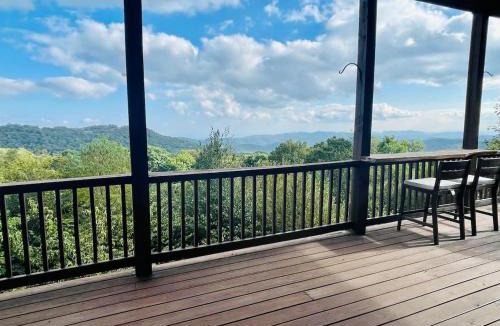 Sugar Mountain Apartment | Sugar Mountain Cabin, 2bd2bth, Steps to Slopes!