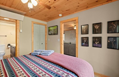 Sugar Mountain Apartment | Sugar Mtn 2BR Condo Ground Level Sleeps 7