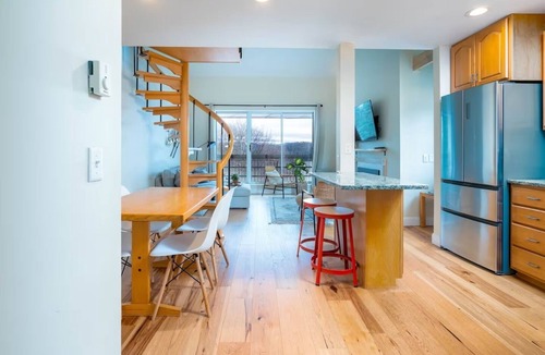 Warren Condo | Sugarbush Mountainside Retreat - Ski in ski out