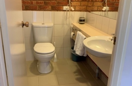 Broadford Hotel | Sugarloaf Motel