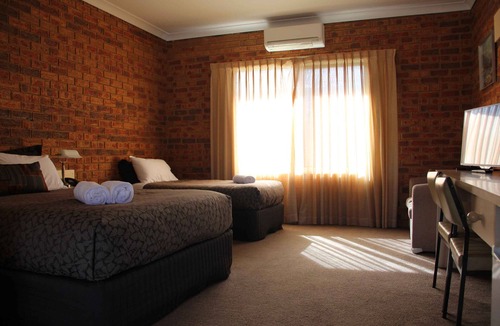 Broadford Hotel | Sugarloaf Motel