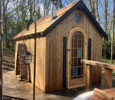 Coxwold Ski Chalet | Sugi wooden pod