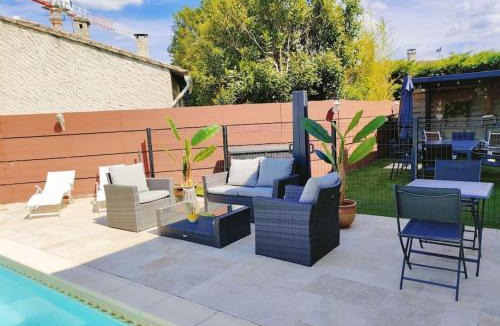 Morieres-les-Avignon Apartment | SUİTE 44m2 avec piscine