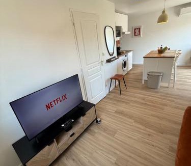 La Verpilliere Apartment | Suite Ô Maé Village Outlet - Gare Aéroport