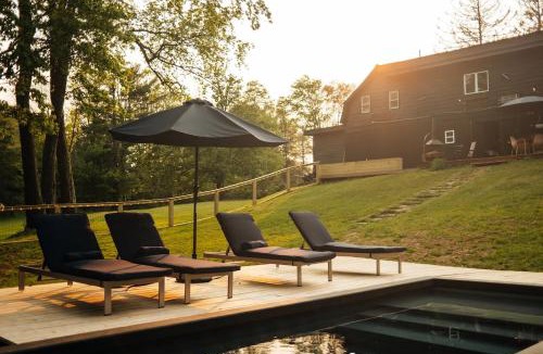 Jeffersonville House | Suite 001