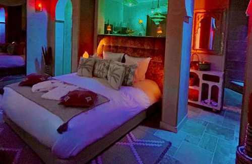 Lagrace-Dieu Hotel | Suite 1001 Merveilles jacuzzi parenthèse intime & relaxante