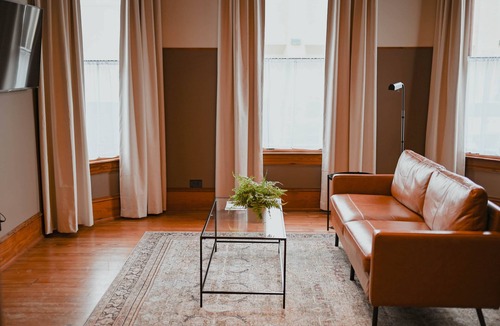 San Jacinto Hotel | Suite 11 - 1st Floor - 540 sq ft - King Bed