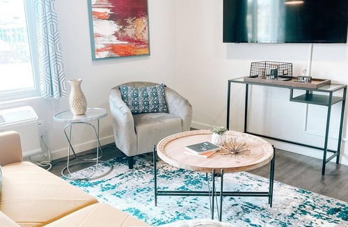 Midtown Apartment | Suite #11 Modern One Bedroom in Midtown, OKC!