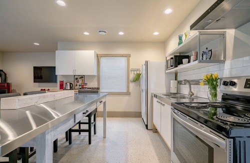 Ruthven Apartment | Suite 15 · A Simply 'Suite' Escape!