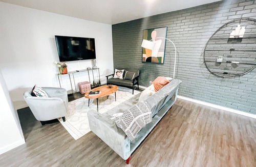 Midtown Apartment | Suite #18 Modern One Bed w/Balcony in Midtown!