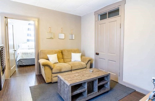 Hermann Hotel | Suite #2 - 1 Bed 1 Bath in Downtown Hermann