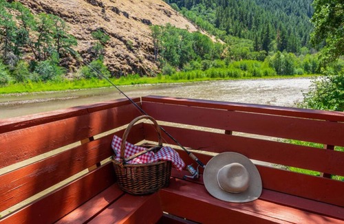 Klickitat Apartment | Suite #2 - Klickitat River Inn