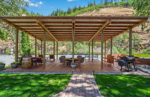 Klickitat Apartment | Suite #2 - Klickitat River Inn