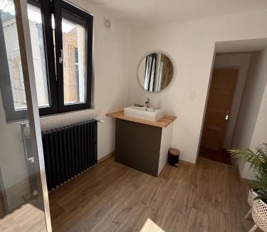 Langres Apartment | Suite 2- La Petite Auberge