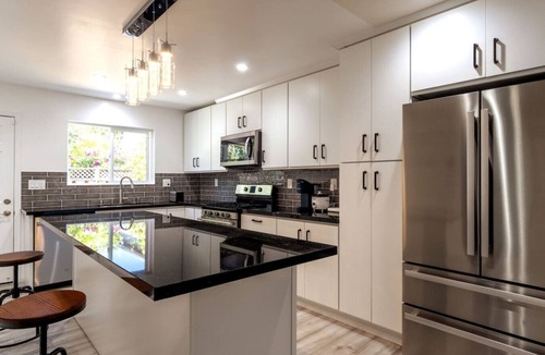 East Palo Alto House | Suite 2 near Stanford