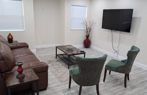 East Palo Alto House | Suite 2 near Stanford