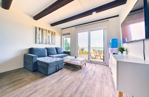 Wainfleet Cottage | Suite 205: Beautiful 3-Bedroom Beachfront Townhouse